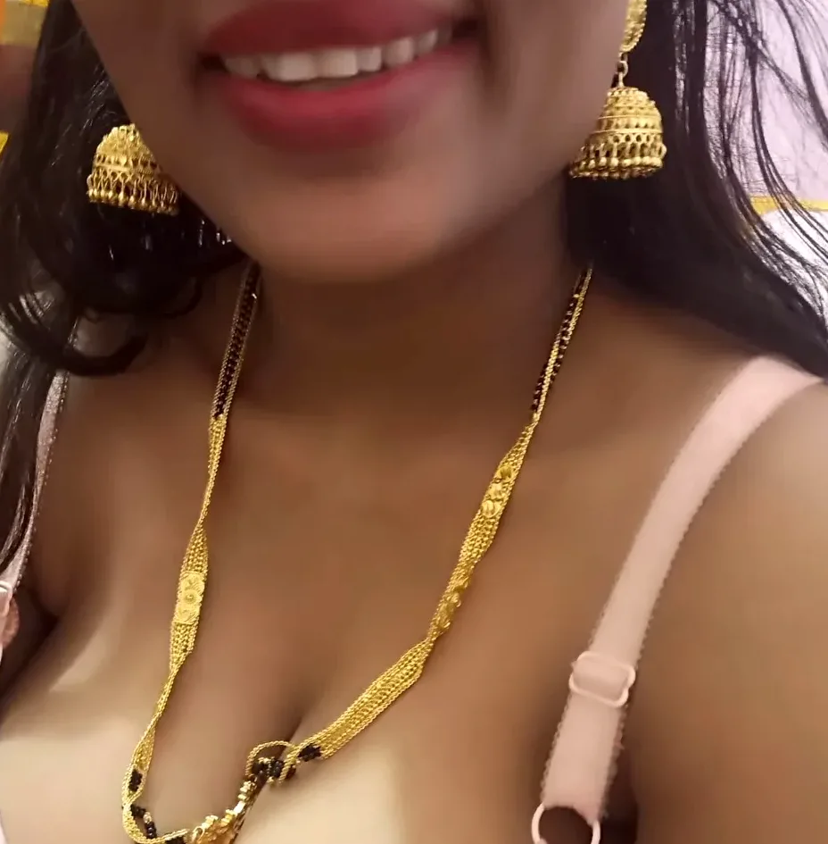 Amber, 30