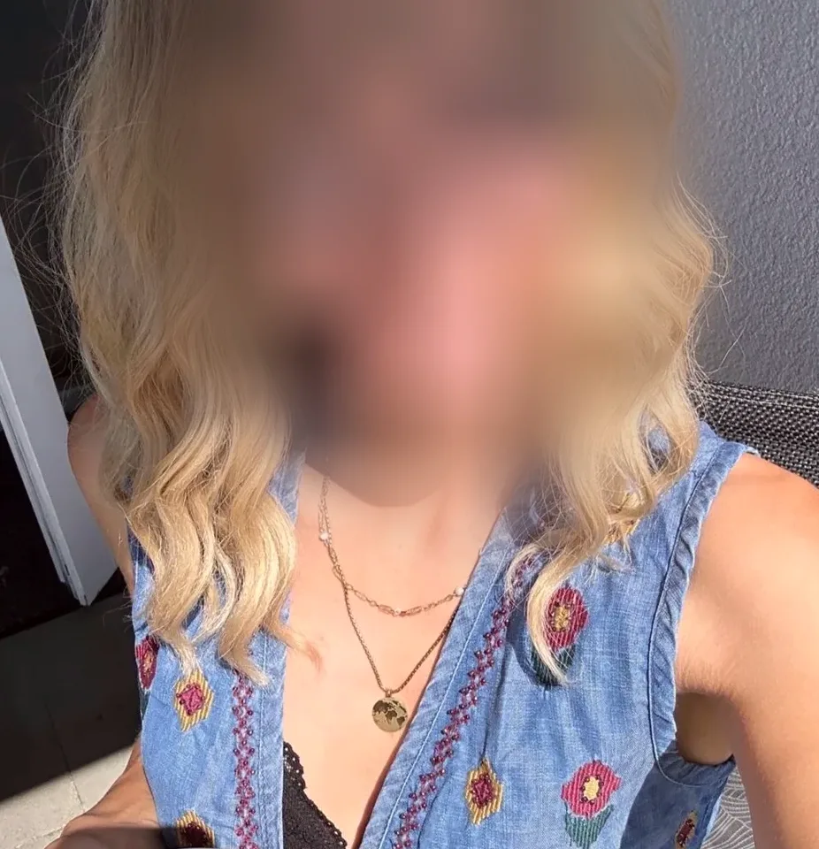 Elif, 26