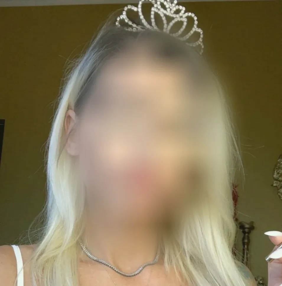Fatima, 35