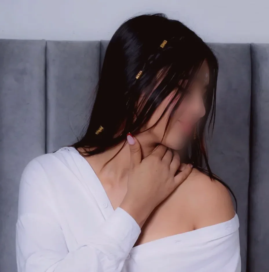 Karin, 20