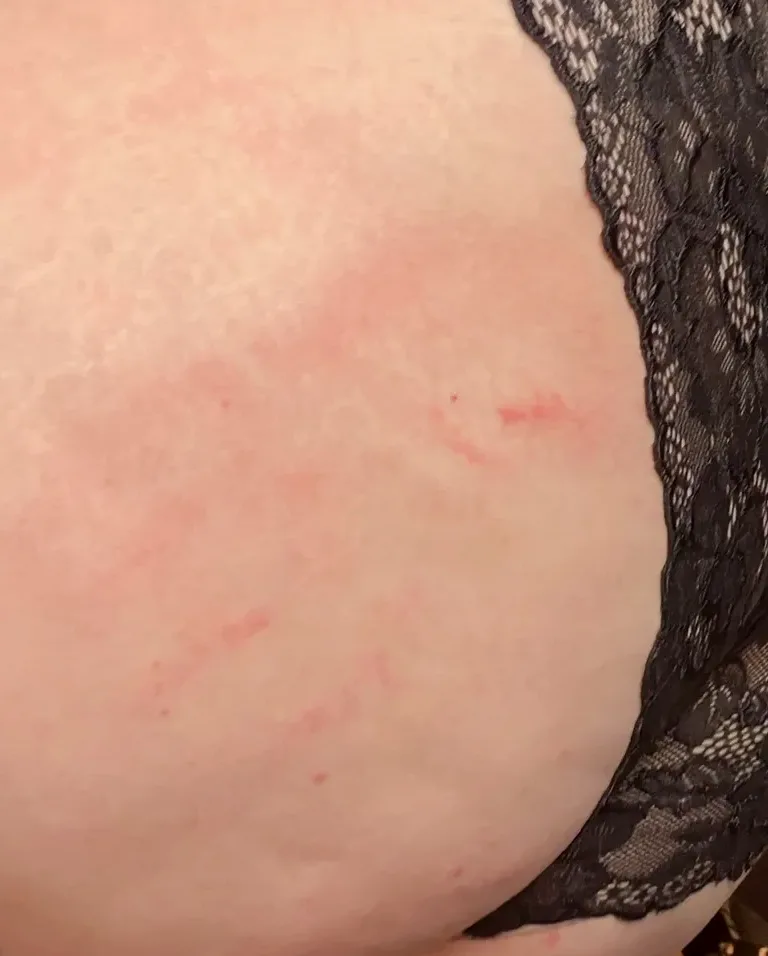 Manon, 28