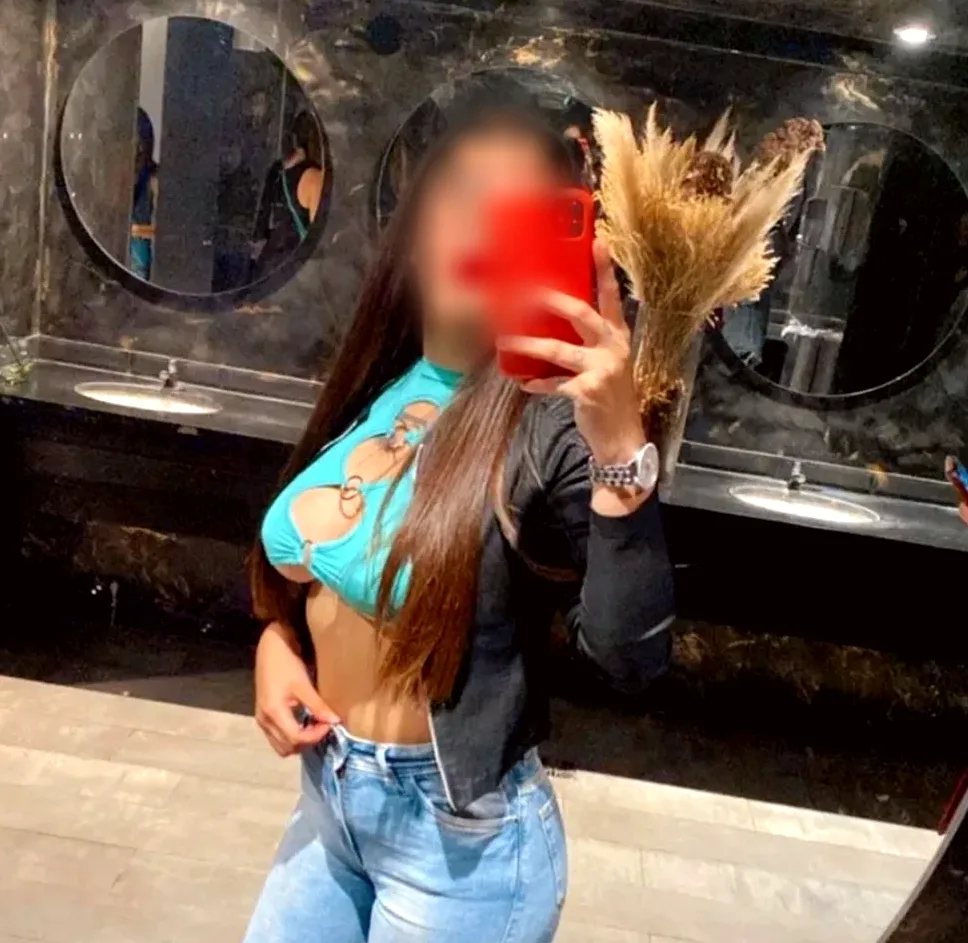 Vera, 35
