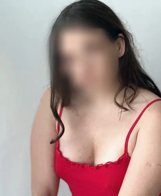 Yasmin, 28